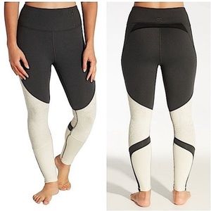 Calia by Carrie Underwood Onyx Lace Limited Edition Leggings Gray White